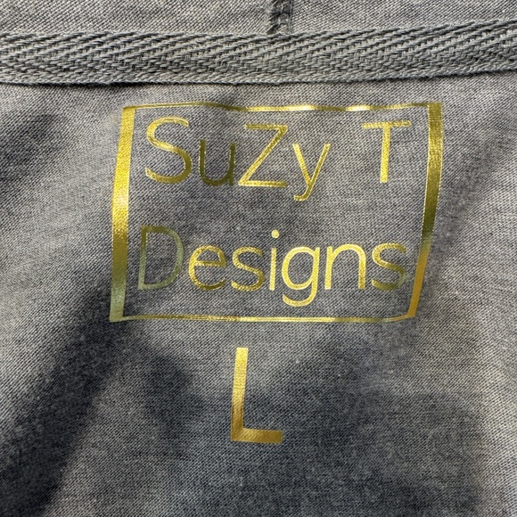 RARE SUZY T Cozy Hoodie with 3 Dimensional Flowers and rhinestone string - Picture 8 of 8